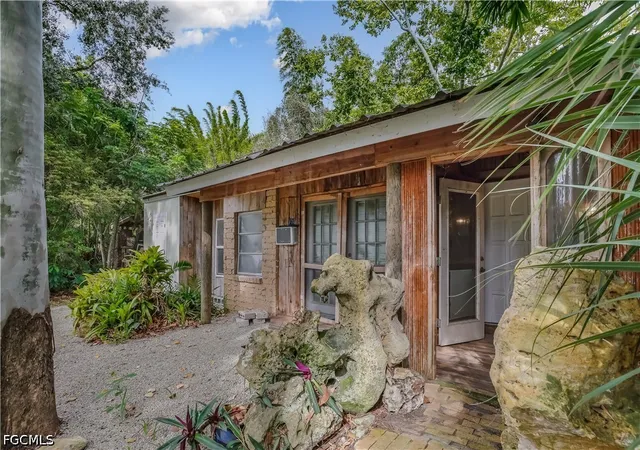 Photo 3 of Manufactured home for sale at 10871 Shirley Ln, North Fort Myers, FL 33917 | MLS# 2026041626 | Listing updated on 2026-10-03