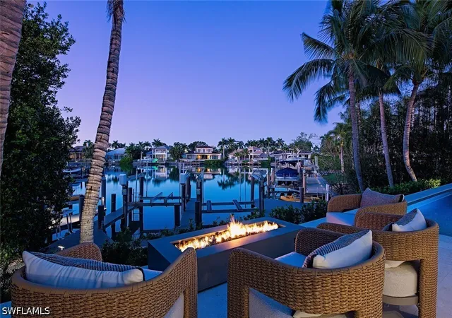 Photo 2 of Sale Pending at 275 Spring Line Dr, Naples, FL 34102 | MLS# 226035213 | Listing updated on 2026-10-02