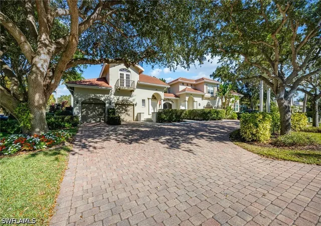 Listing Photo 3 - Condo for sale in building located at 611 10Th Ave S, Naples, FL 34102 - Unit #B2