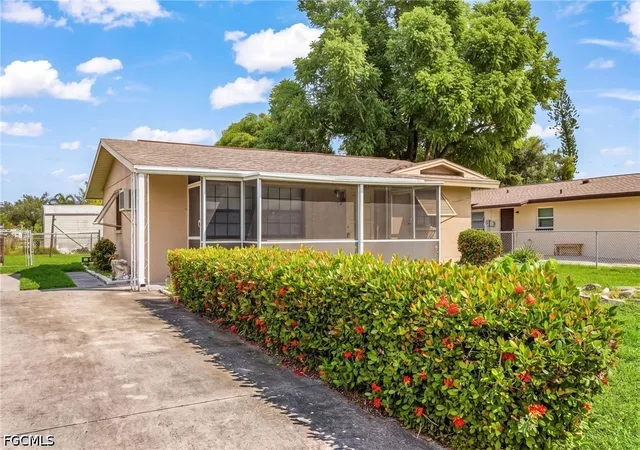 Photo 1 of Single family home for sale at 2450 Aztec Dr, Fort Myers, FL 33916 | MLS# 2026041697 | Listing updated on 2026-10-03