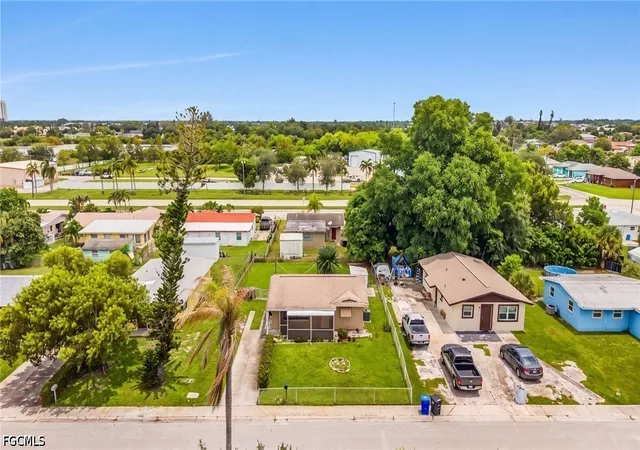 Photo 25 of Single family home for sale at 2450 Aztec Dr, Fort Myers, FL 33916 | MLS# 2026041697 | Listing updated on 2026-10-03
