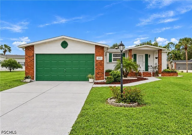 Photo 1 of Manufactured home for sale at 10071 Broken Woods Ct S, North Fort Myers, FL 33903 | MLS# 2026041701 | Listing updated on 2026-10-08