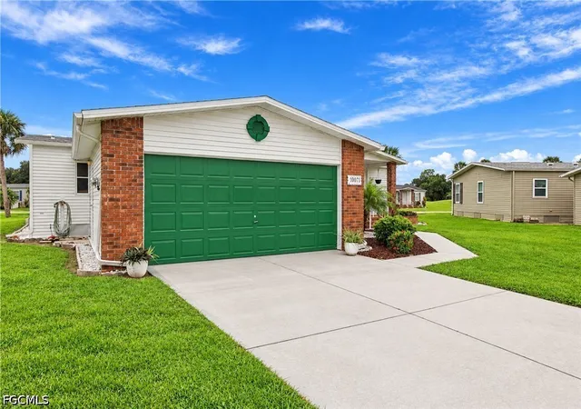 Photo 2 of Manufactured home for sale at 10071 Broken Woods Ct S, North Fort Myers, FL 33903 | MLS# 2026041701 | Listing updated on 2026-10-08