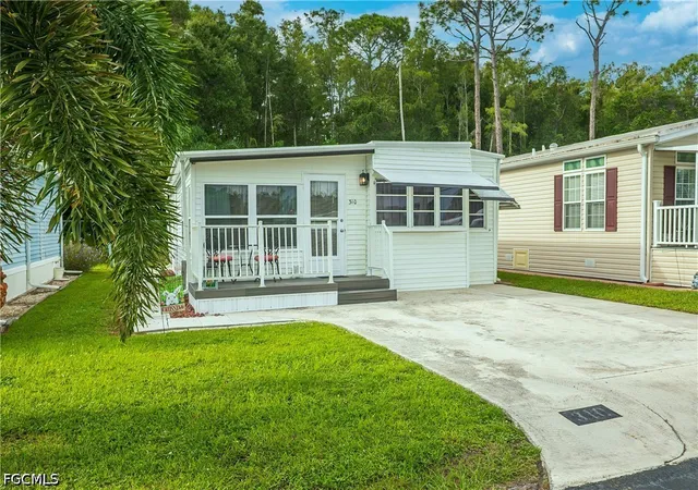 Photo 1 of Manufactured home for sale at 310 Fountain View Blvd, North Fort Myers, FL 33903 | MLS# 2026041733 | Listing updated on 2026-10-08