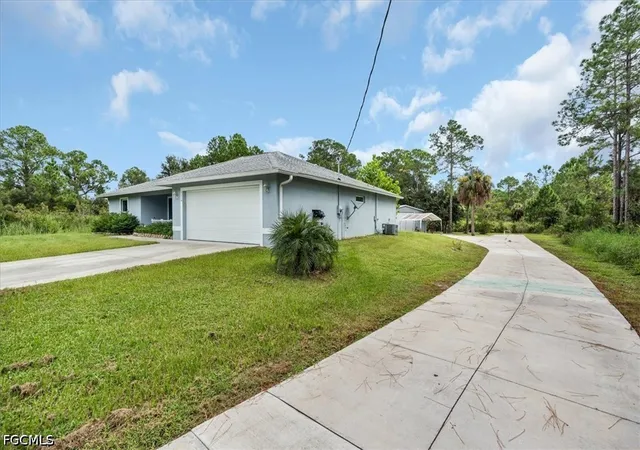 Photo 2 of Sale Pending at 2116 Scott Ave, Alva, FL 33920 | MLS# 2026041807 | Listing updated on 2026-10-08