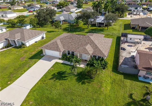 Photo 2 of Single family home for sale at 408 Ne 25th Street, Cape Coral, FL 33909 | MLS# 2026041902 | Listing updated on 2026-10-08