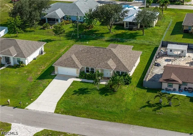 Photo 3 of Single family home for sale at 408 Ne 25th Street, Cape Coral, FL 33909 | MLS# 2026041902 | Listing updated on 2026-10-08