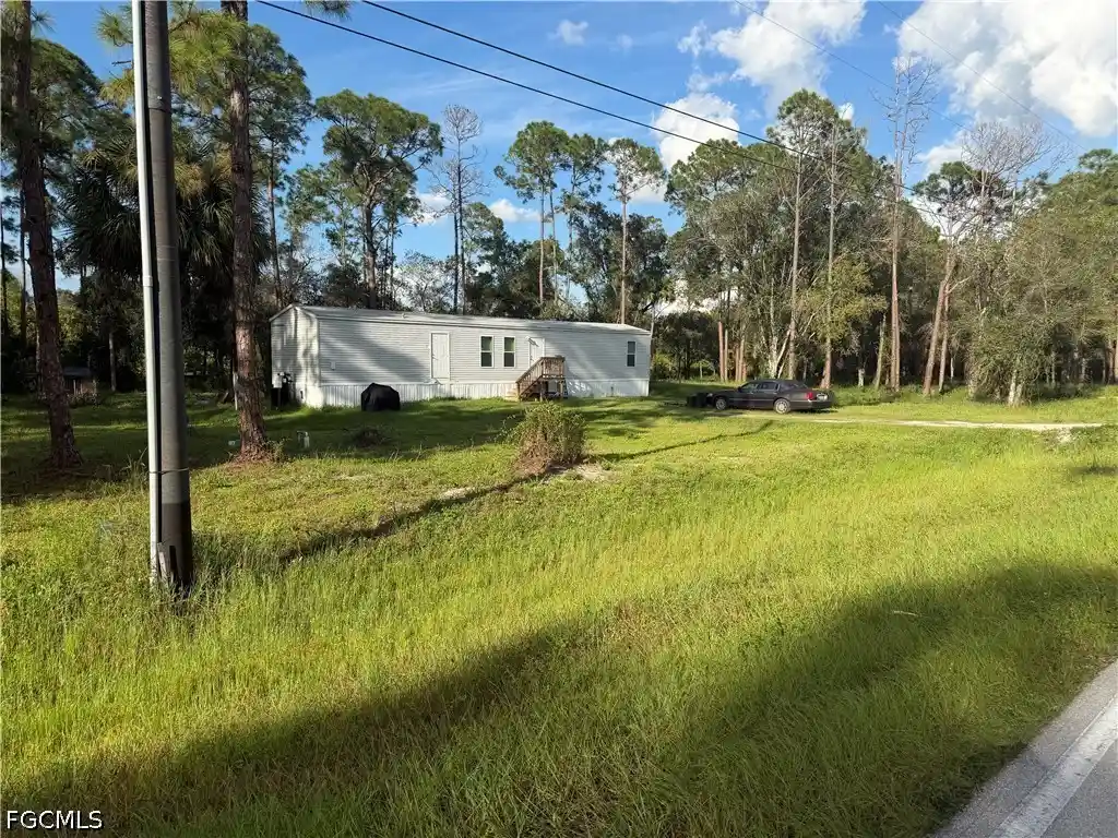 Manufactured home for sale at 849 Woodland Blvd, Clewiston, FL 33440 | MLS# 2026041918