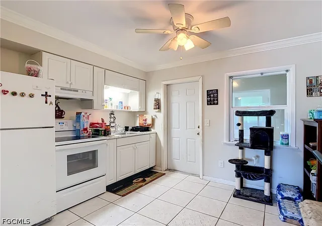 Listing Photo 4 - Condo for sale in building located at 4954 Viceroy St, Cape Coral, FL 33904