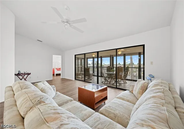 Listing Photo 5 - Condo for sale in building located at 4230 Se 20Th Pl, Cape Coral, FL 33904 - Unit #307