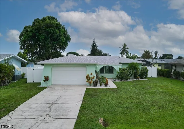 Photo 2 of Single family home for sale at 3820 Se 10th Place, Cape Coral, FL 33904 | MLS# 2026042008 | Listing updated on 2026-10-06