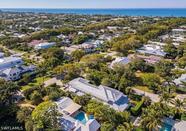 Photo 3 of Single family home for sale at 501 2nd Avenue N, Naples, FL 34102 | MLS# 226034117 | Listing updated on 2026-10-06