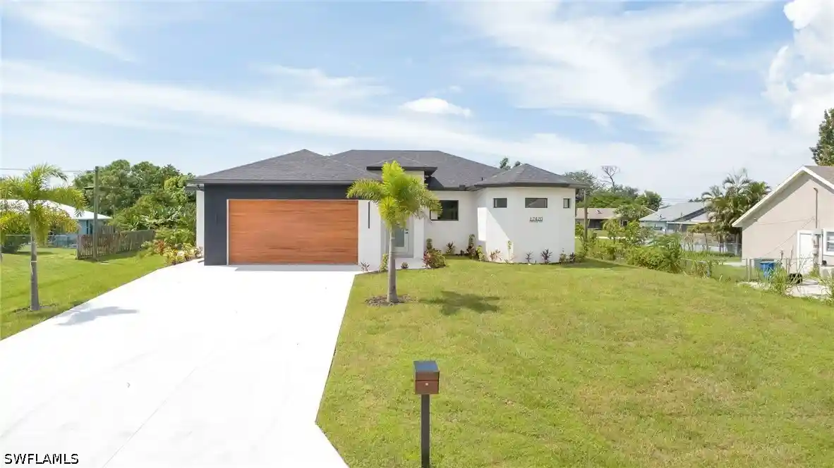 Photo 1 of Single family home for sale at 17420 Oriole Rd, Fort Myers, FL 33967 | MLS# 226036086 | Listing updated on 2026-10-23
