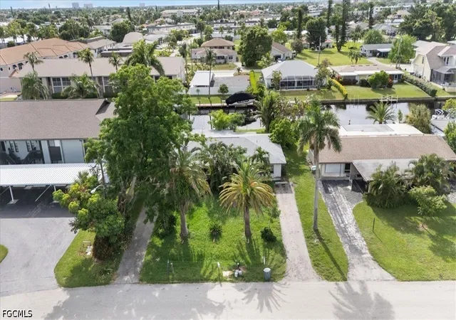 Listing Photo 4 - Condo for sale in building located at 4926 Vincennes St, Cape Coral, FL 33904 - Unit #1-3