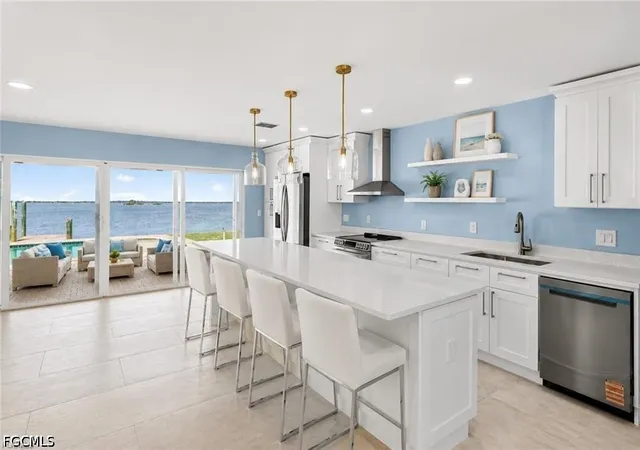 Photo 3 of Single family home for sale at 3 Bayview Blvd, Fort Myers Beach, FL 33931 | MLS# 2026042101 | Listing updated on 2026-10-06