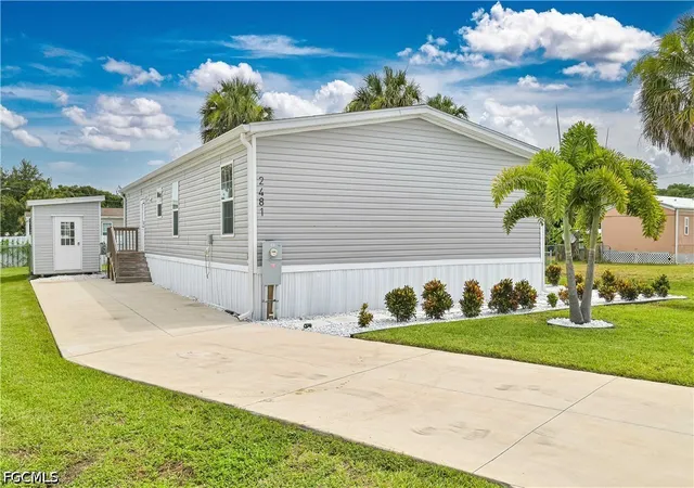 Photo 3 of Manufactured home for sale at 2481 Austin Smith Ct, North Fort Myers, FL 33917 | MLS# 2026042107 | Listing updated on 2026-10-07