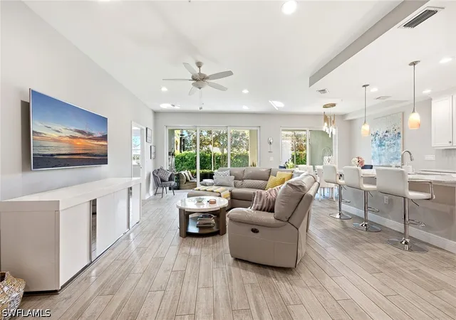 Listing Photo 4 - Condo for sale in building located at 2318 Sawyers Hl Rd, Naples, FL 34120 - Unit #103