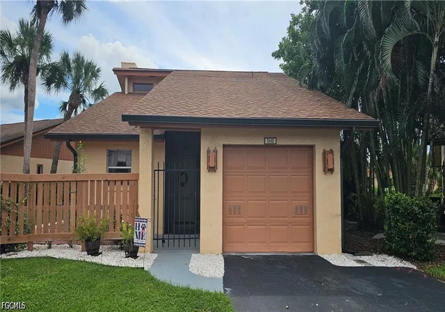 Photo 1 of Single family home for sale at 6443 Royal Woods Dr, Fort Myers, FL 33908 | MLS# 2026042141 | Listing updated on 2026-10-07