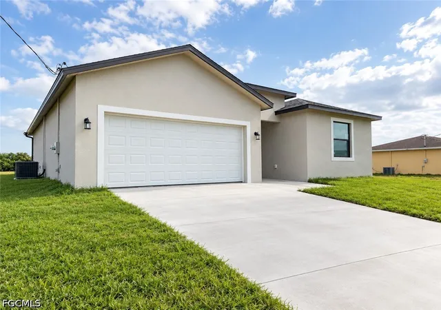 Photo 1 of Single family home for sale at 8003 Marsh Cir, Labelle, FL 33935 | MLS# 2026042142 | Listing updated on 2026-10-06