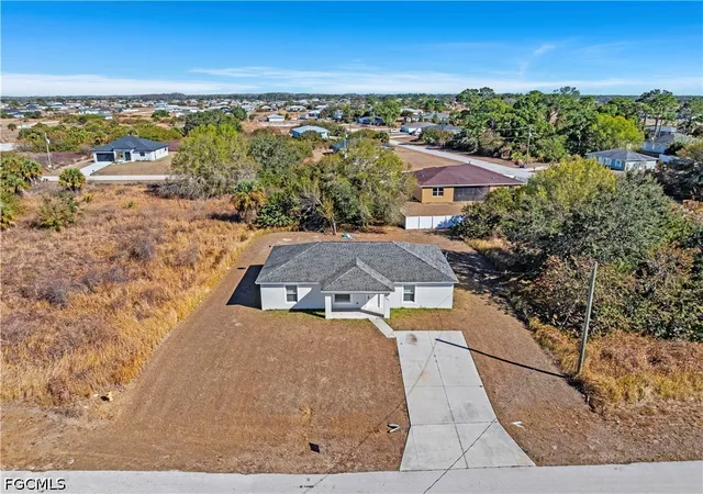 Photo 2 of Single family home for sale at 9018 Penny Cir, Labelle, FL 33935 | MLS# 2026042161 | Listing updated on 2026-10-06