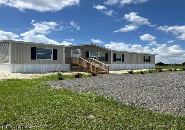Photo 1 of Manufactured home for sale at 1250 Homestead Ave, Clewiston, FL 33440 | MLS# 2026042183 | Listing updated on 2026-10-06