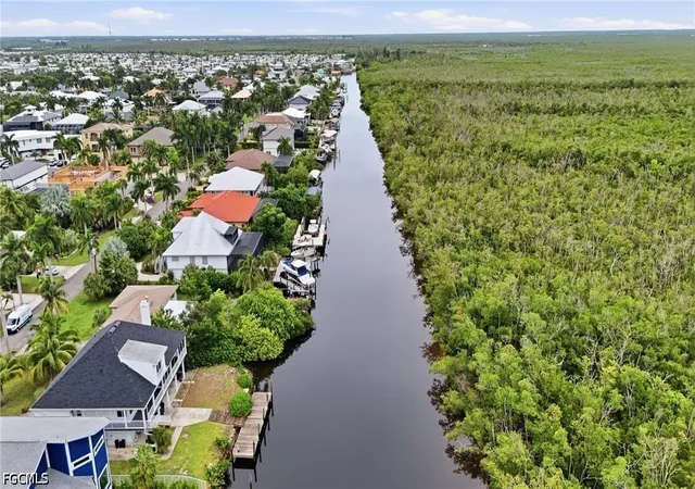 Photo 2 of Single family home for sale at 11821 Isle Of Palms Dr, Fort Myers Beach, FL 33931 | MLS# 2026042224 | Listing updated on 2026-10-08