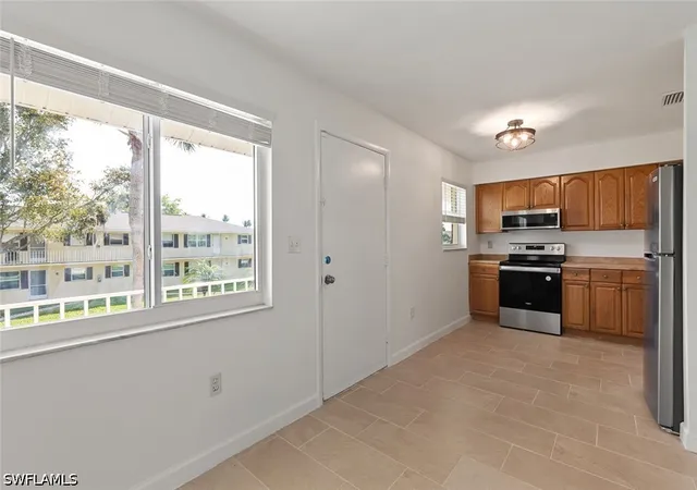 Photo 3 of Condo for sale at 3325 Airport Rd N #R7, Naples, FL 34105 | MLS# 226036153 | Listing updated on 2026-10-07