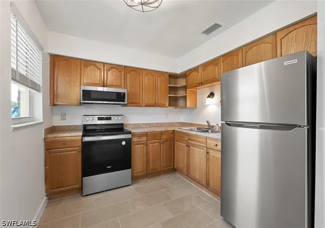 Photo 4 of Condo for sale at 3325 Airport Rd N #R7, Naples, FL 34105 | MLS# 226036153 | Listing updated on 2026-10-07