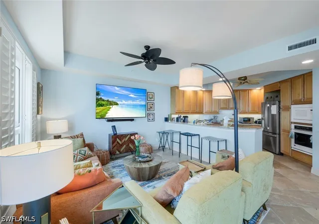 Listing Photo 5 - Condo for sale in building located at 295 Grande Wy, Naples, FL 34110 - Unit #1405
