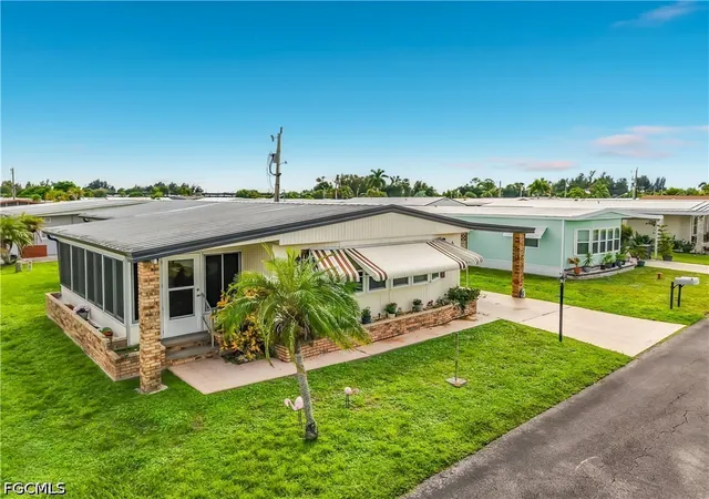 Photo 3 of Manufactured home for sale at 3148 Indian Village Ln, North Fort Myers, FL 33917 | MLS# 2026042302 | Listing updated on 2026-10-08
