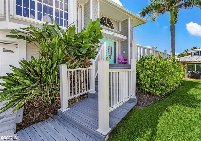 Photo 3 of Sale Pending at 3681 San Carlos Dr, Saint James City, FL 33956 | MLS# 2026042351 | Listing updated on 2026-10-08