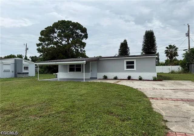 Photo 3 of Single family home for sale at 31 Andora St, Lehigh Acres, FL 33936 | MLS# 2026042370 | Listing updated on 2026-10-07