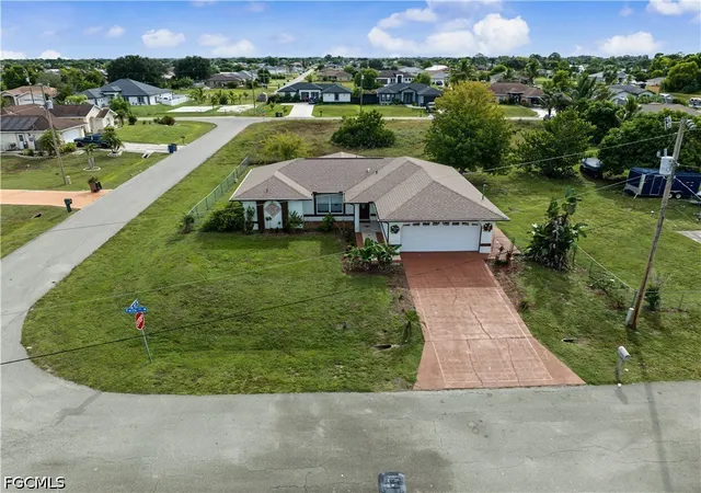 Photo 3 of Single family home for sale at 806 Felix Ave N, Lehigh Acres, FL 33971 | MLS# 2026042398 | Listing updated on 2026-10-08