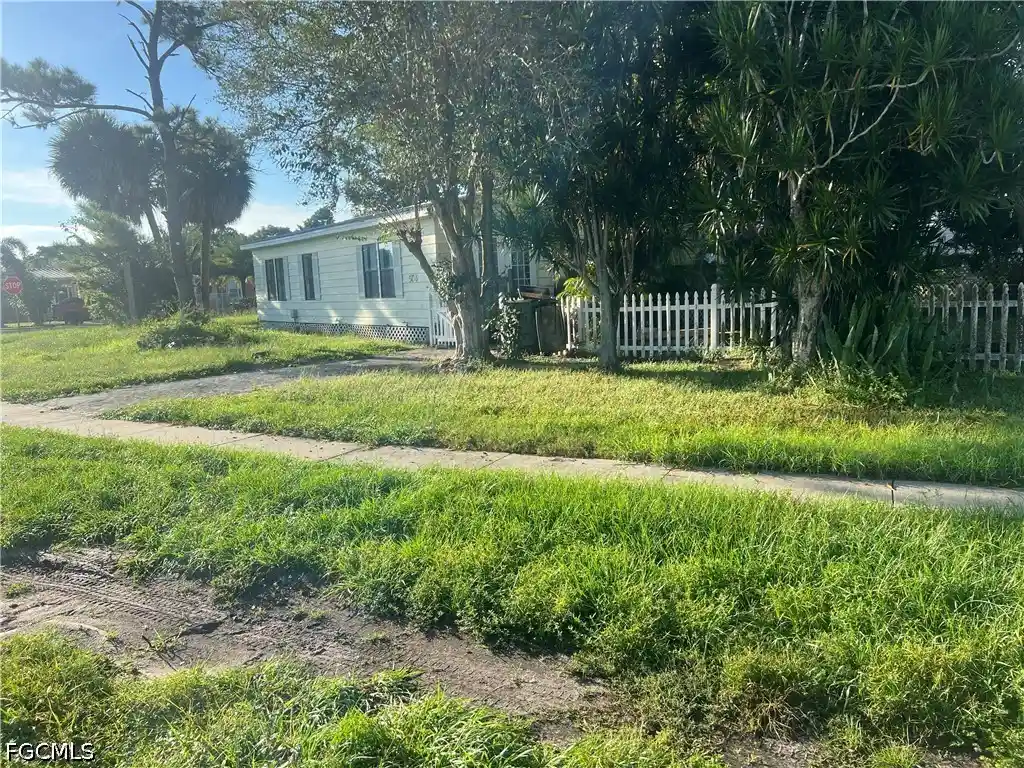 Single family home for sale at 504 Water Oak Ave, Clewiston, FL 33440 | MLS# 2026042663