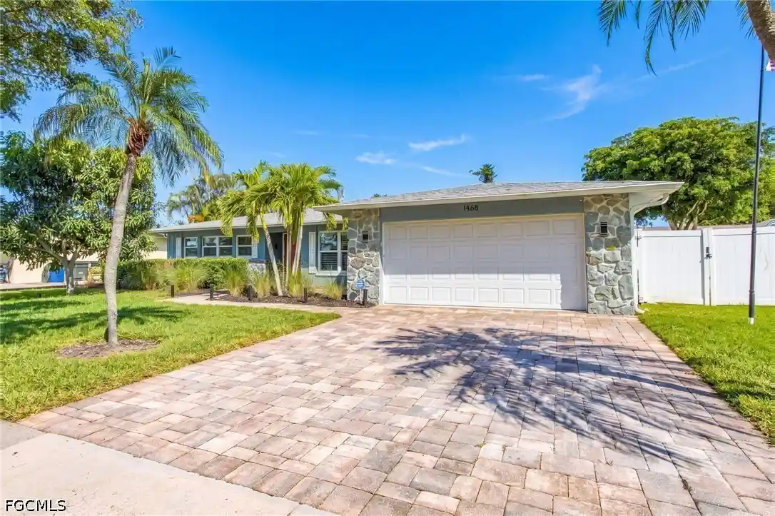 Photo 1 of Single family home for sale at 1468 N Larkwood Sq, Fort Myers, FL 33919 | MLS# 2026043332 | Listing updated on 2026-10-24