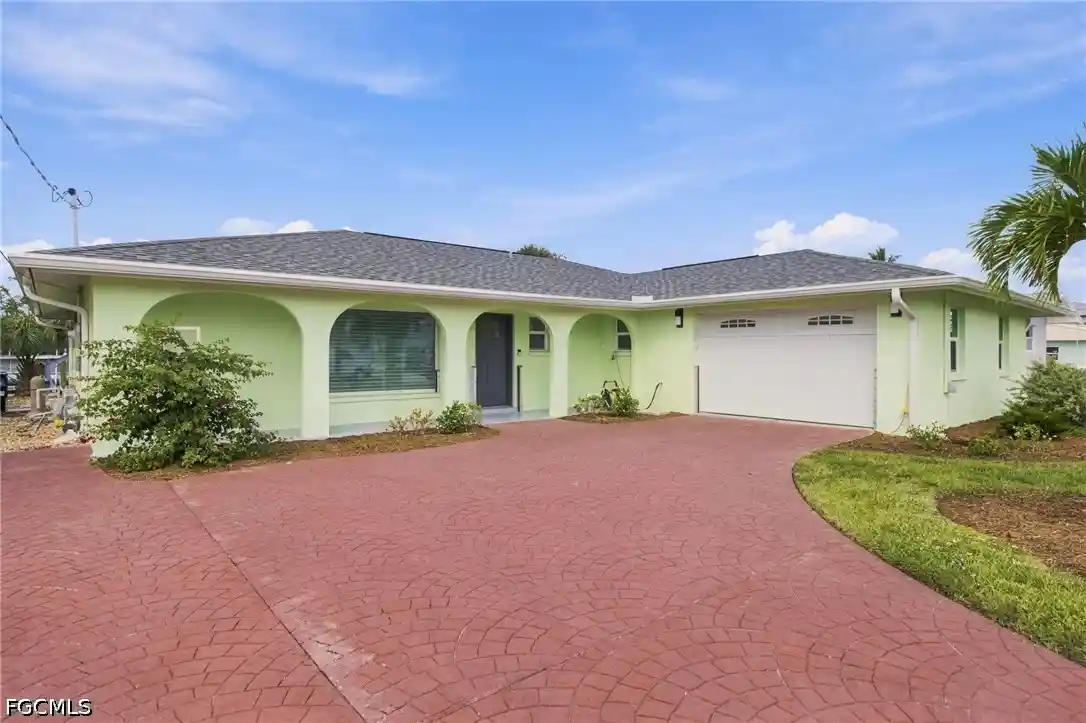 Photo 1 of Single family home for sale at 371 Washington Ct, Fort Myers Beach, FL 33931 | MLS# 2026043918 | Listing updated on 2026-10-30