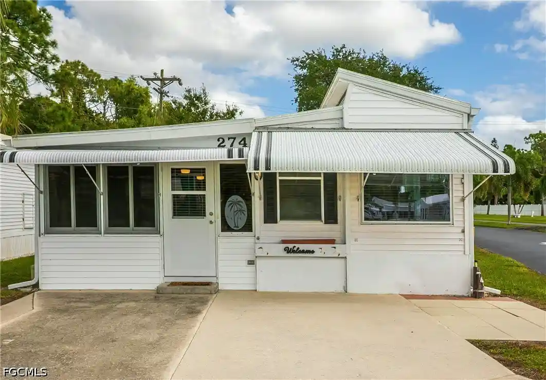 Manufactured home for sale at 274 Caravan Cir, North Fort Myers, FL 33903 | MLS# 2026044455