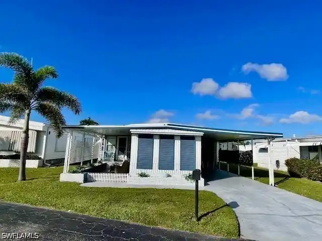 Manufactured home for sale at 252 Daisy Ave, Fort Myers, FL 33908 | MLS# 226037708