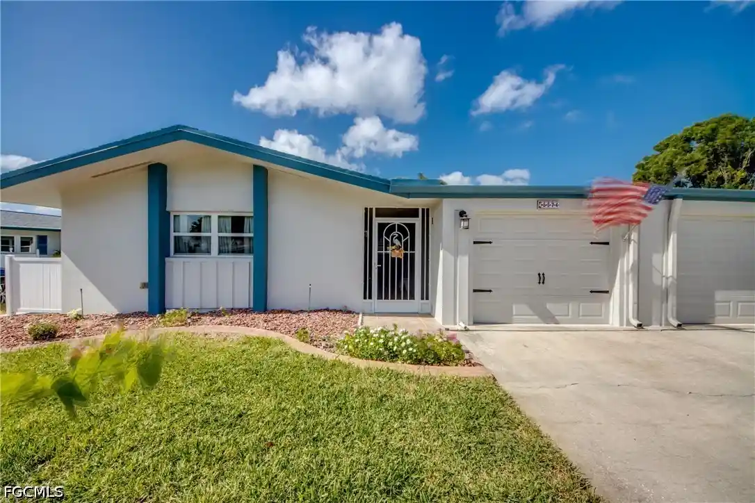 Townhouse for sale at 5574 Hamlet Ln, Fort Myers, FL 33919 | MLS# 2026044557