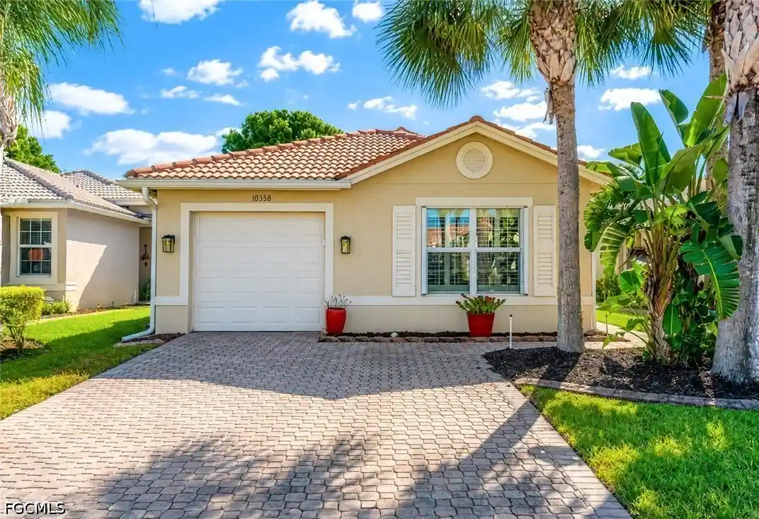Photo 1 of Single family home for sale at 10535 Carolina Willow Dr, Fort Myers, FL 33913 | MLS# 2026044562 | Listing updated on 2026-10-23