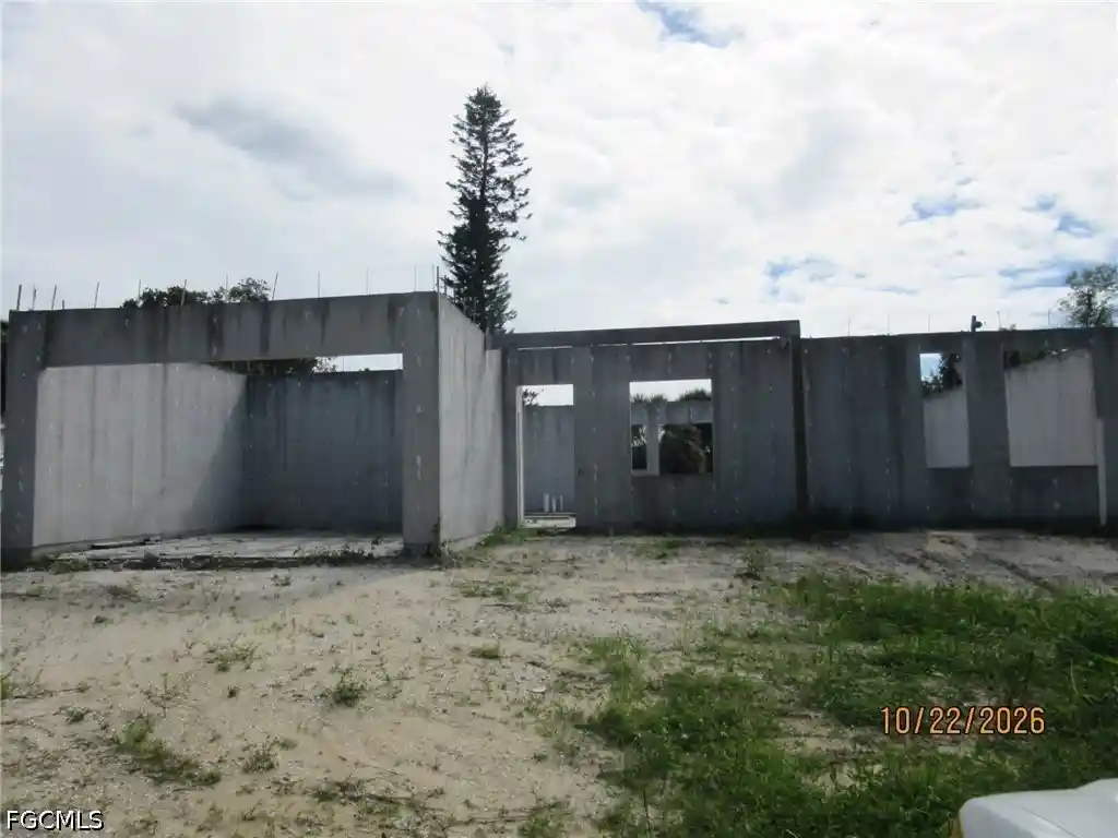 Photo 1 of Single family home for sale at 303 W 6th Street, Lehigh Acres, FL 33972 | MLS# 2026044854 | Listing updated on 2026-10-25