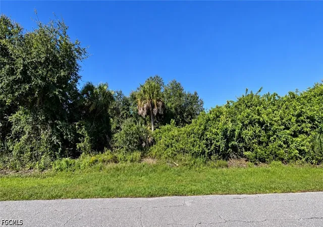 Photo 1 of Land for sale at 7169 Bougainvillea St, Englewood, FL 34224 | MLS# 2026044878 | Listing updated on 2026-10-30