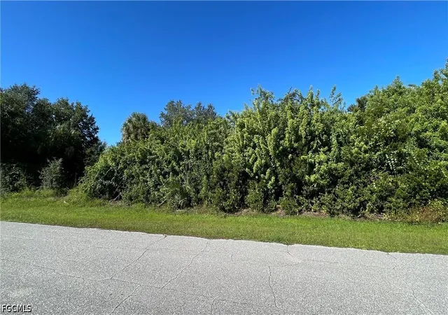 Photo 2 of Land for sale at 7169 Bougainvillea St, Englewood, FL 34224 | MLS# 2026044878 | Listing updated on 2026-10-30