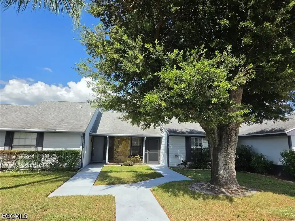 Photo 1 of Townhouse for sale at 10521 Putnam Ct, Lehigh Acres, FL 33936 | MLS# 2026045068 | Listing updated on 2026-10-27