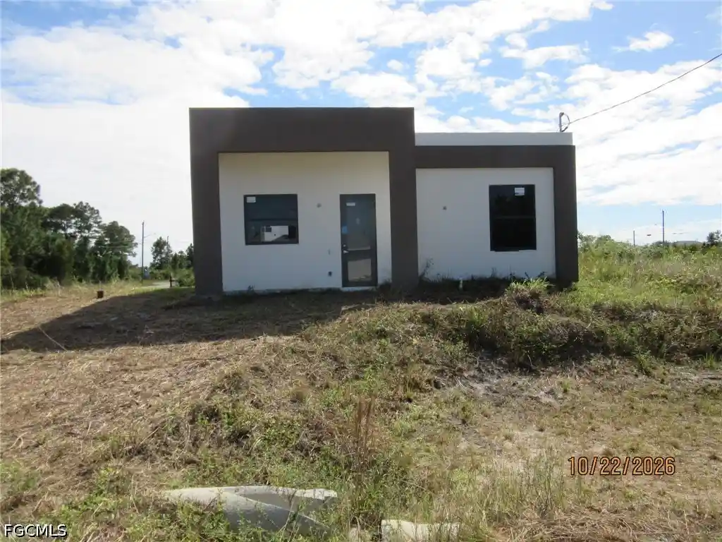 Photo 1 of Single family home for sale at 824 Clow St E, Lehigh Acres, FL 33974 | MLS# 2026045088 | Listing updated on 2026-10-27