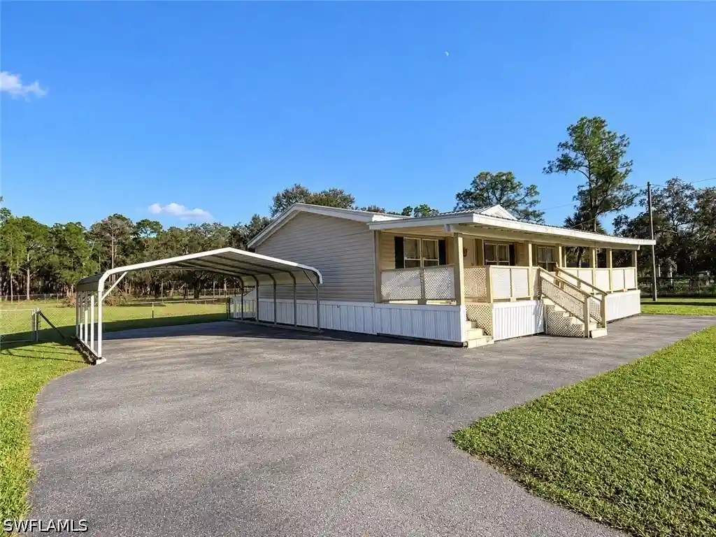 Manufactured home for sale at 555 S Hacienda St, Clewiston, FL 33440 | MLS# 226039204
