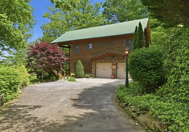 Photo 3 of Single family home for sale at 97 Sugarwood Dr, Murphy, NC 28906 | MLS# 98544505 | Listing updated on 2026-08-19