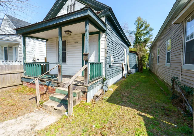 3rd image of 1916 Walker St, Augusta, GA 30904 | MLS# 98204267
