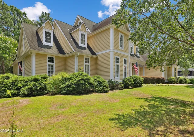 Photo 3 of Single family home for sale at 307 Lazar Ln, Southern Pines, NC 28387 | MLS# 100547272 | Listing updated on 2026-08-19