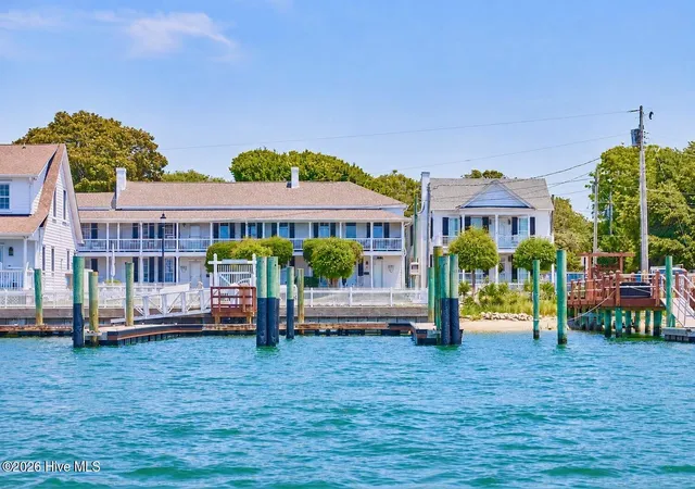 2nd image of 125 Front St, Beaufort, NC 28516 | MLS# 100587872